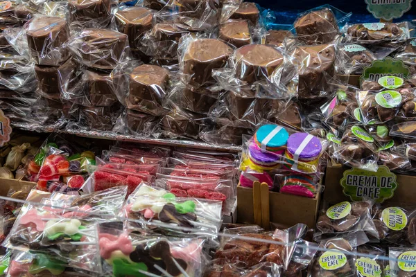 Doces Mexicanos Tradicionais Chocolates Forma Crânio Bolachas Exibidos Para Venda — Fotografia de Stock