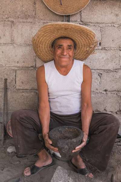 Craftsman Working His Workshop Carving Stone Make Molcajetes Traditional Mexican — Stock Photo, Image