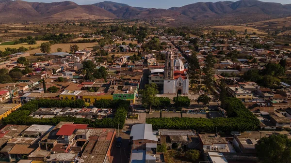 Iglesia Principal Indaparapeo Michoacn México Así Como Las Calles Casas —  Fotos de Stock