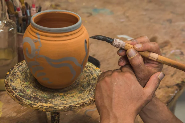 Artisanat Potier Mexicain Travaillant Argile Avec Ses Mains Dans Son — Photo