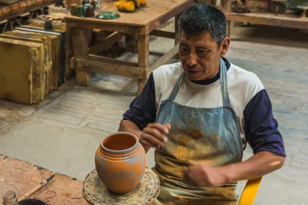 Mexican Potter Craftsman Working Clay His Hands His Workshop Create — Stock Photo, Image