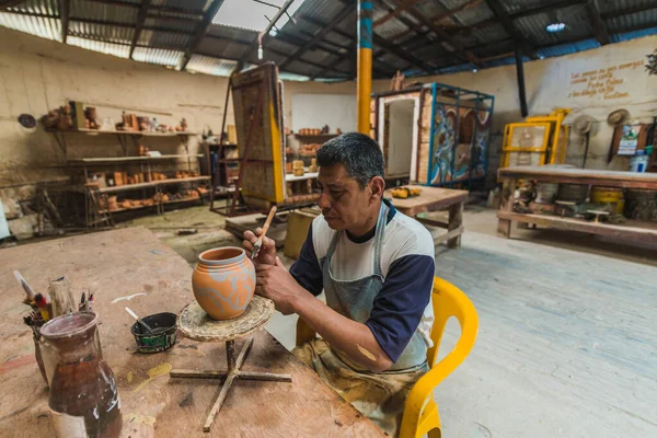 Mexican Potter Craftsman Working Clay His Hands His Workshop Create — Stock Photo, Image