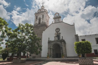 Zinapecuaro, Michoacan, Meksika 'daki ana kilisenin ayrıntıları ve açıları..