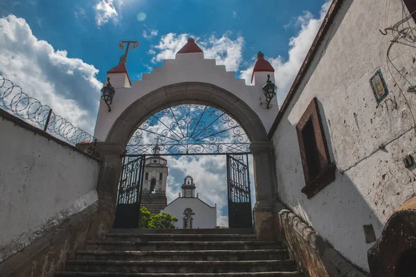 Λεπτομέρειες Και Γωνίες Της Κύριας Εκκλησίας Στο Δήμο Zinapecuaro Michoacan — Φωτογραφία Αρχείου