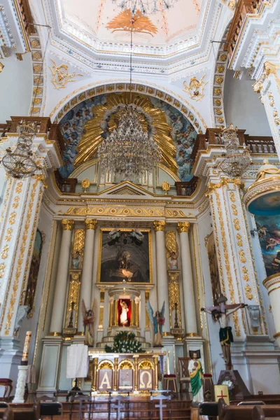 墨西哥州Metepec的Cerro Los Magueyes教堂 也被称为Calvario教堂 其内部的细节让人可以看到优美的景色 — 图库照片