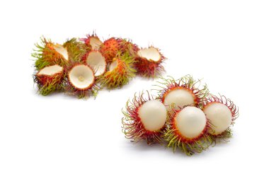 İzole yeme ve beyaz arka plan üzerinde yenmiş rambutan meyve