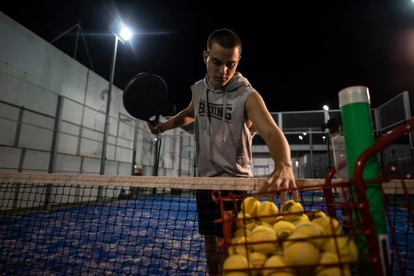 Paddle Training Young Player Basket Balls — 图库照片