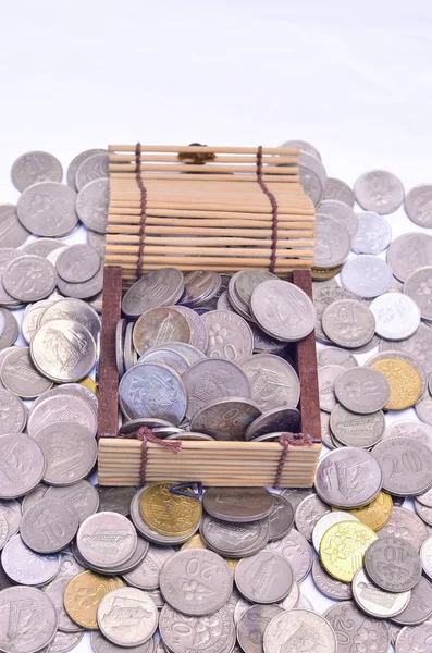 Moneda de Malasia en forma de caja como una caja del tesoro — Foto de Stock