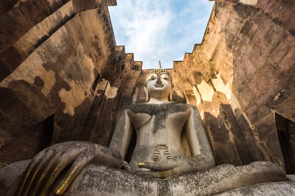 Statua gigante di Buddha nel Wat Si Chum — Foto Stock