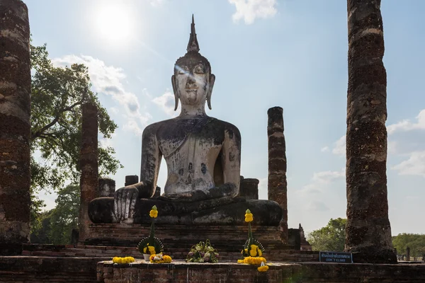 Krásná socha Buddhy v Sukhothai — Stock fotografie