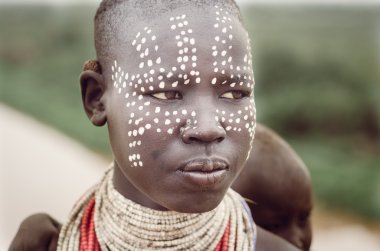 Karo kabilesinden güzel kadın