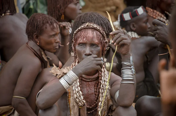 Frauen aus hamer Stamm — Stockfoto