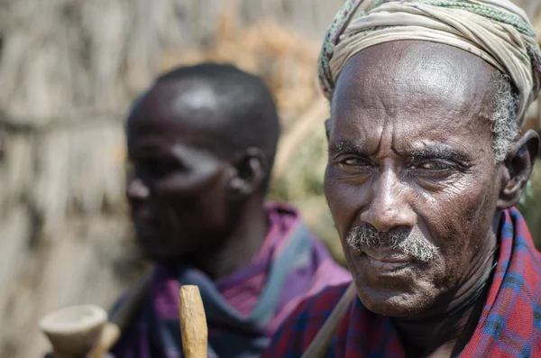 Alter Mann aus dem Stamm der Bohrpfähle — Stockfoto