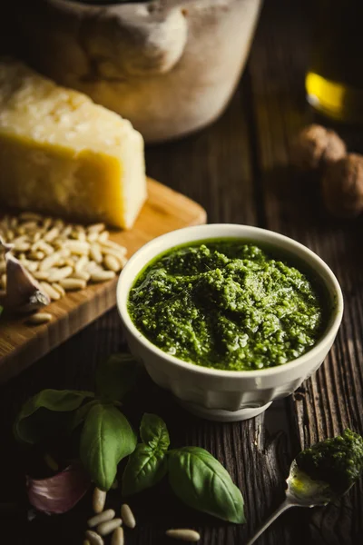 Pesto, İtalyan sosu makarna için — Stok fotoğraf