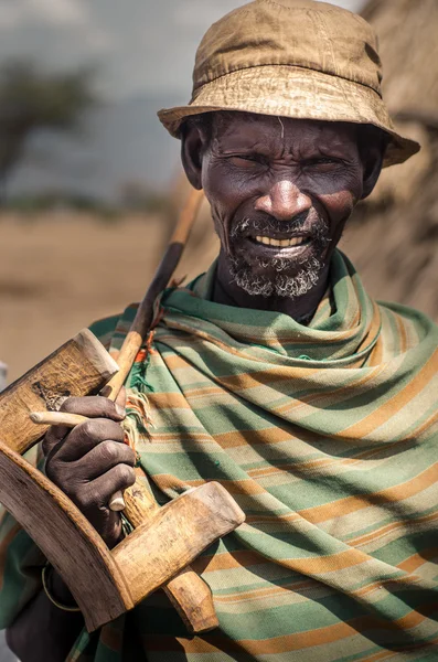 Gammal man från Arbore stam — Stockfoto