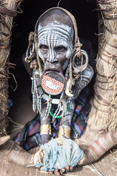 Mulher não identificada de Mursi Tribe — Fotografia de Stock