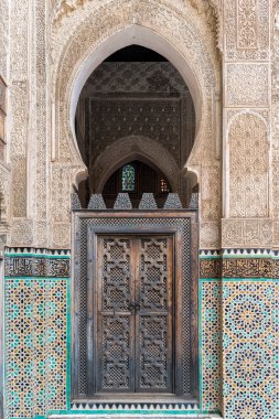 Bir medrese ahşap kapı