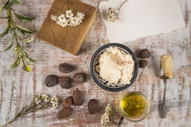 Shea yağı shea ürün ve fındık ile