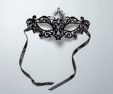 Siyahlı kadınlar için maskeli balo maskesi