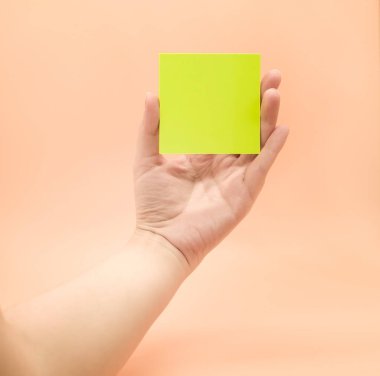 El ele tutuşma kağıtları (kartlar, biletler, el ilanları, davetiyeler veya kuponlar),