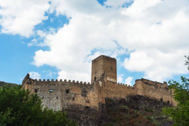 Akhaltsikhe 'deki eski kale. Rabat Kalesi turistik bir yer. Gürcistan 'daki tarihi site