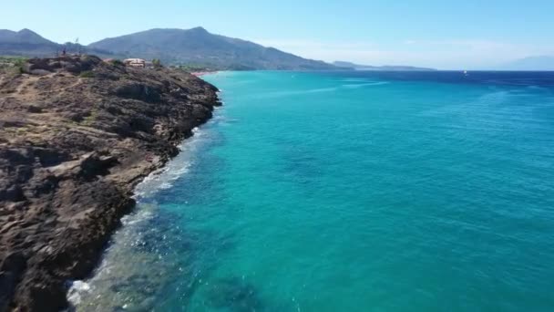 Vista aérea de la playa y la iglesia de San Nicolás, Zakynthos, Grecia — Vídeos de Stock