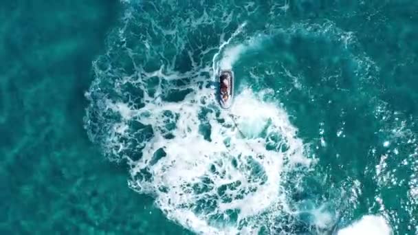 Fly boarding a jízda na moři v slunečném letním dni, Zakynthos, Řecko — Stock video