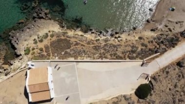 Zakynthos, Yunanistan 'da Aziz Nikolas Sahili ve Kilisesi' nin hava manzarası