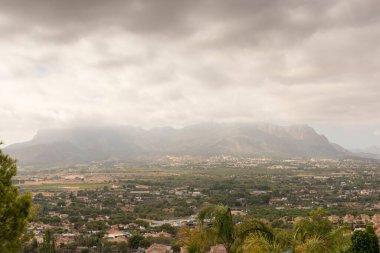 Benidorm, İspanya 'da bir dağ manzarası