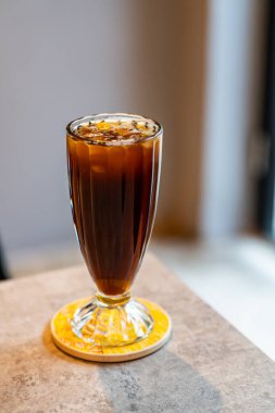 Soğuk buzlu kahve. Şehir kahvecisi..