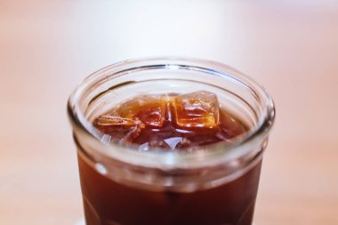 Soğuk buzlu kahve. Şehir kahvecisi..