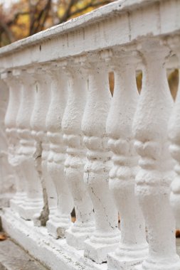 Sütunlar, öğe mimarisi