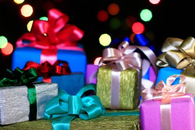 Sürü hediye kutuları