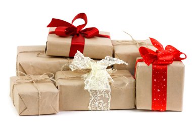 beyaz zemin üzerinde Noel hediyeleri