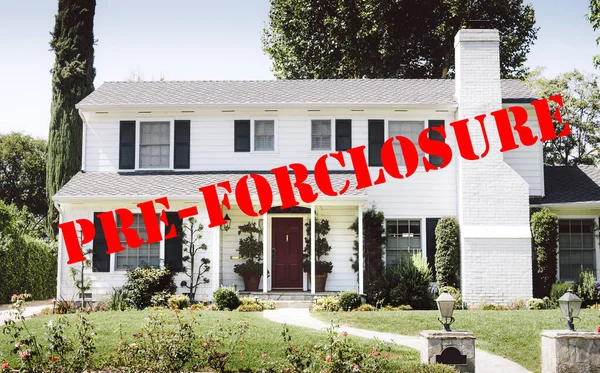 All American Home Marking Pre Forclosure White Home Suburbs Forbearance — Stock Photo, Image