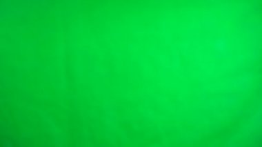 Koruyucu Eldiven Giyen Eller Tıbbi Koruyucu Maske Veriyor