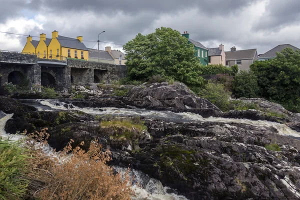 Il villaggio di Sneem Contea di Kerry Irlanda — Foto Stock