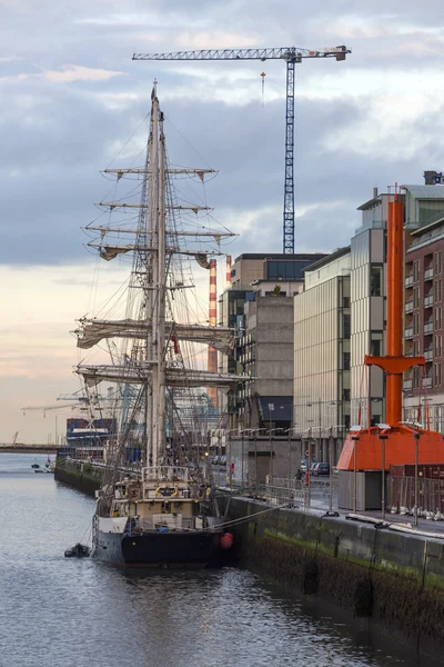 Navio à vela - Dublim - Irlanda — Fotografia de Stock