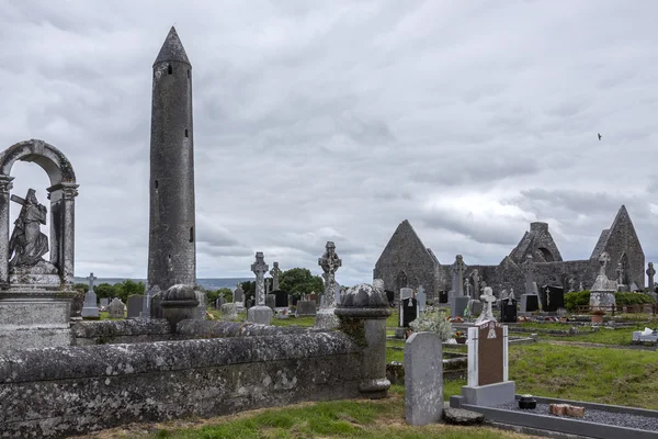 Kilmacduagh 修道院-高威-爱尔兰 — 图库照片