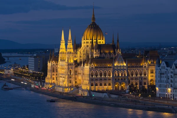 A magyar Parlament épülete-Budapest-Magyarország — Stock Fotó
