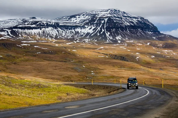 アイスランドの東にあるセイディフジョドゥール近くの山道で4 — ストック写真