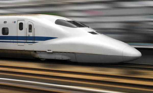 Shinkansen Mermi Treni Tokyo Japonya Daki Bir Tren Istasyonundan Hızla — Stok fotoğraf