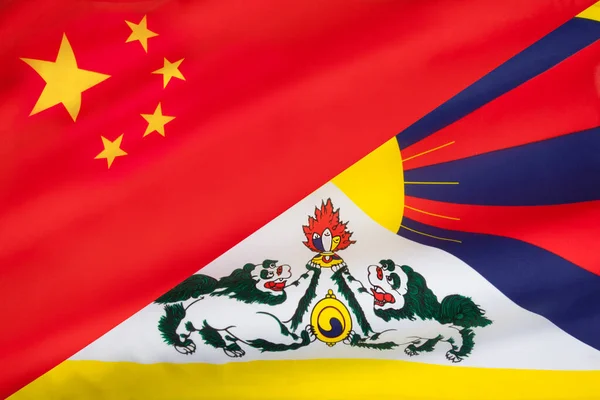 Vlag Van China Gemengd Met Vrije Tibetaanse Vlag Sneeuwleeuwenvlag — Stockfoto