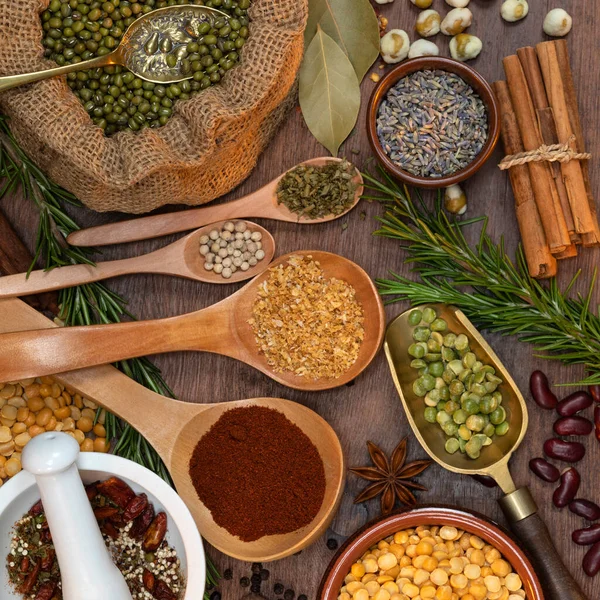 Zutaten Zum Kochen Gewürze Bohnen Und Kräuter — Stockfoto