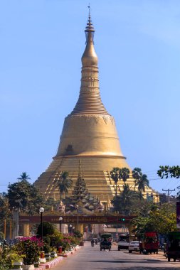 Shwemawdaw Paya, Bago, Myanmar (Burma) 'da yer alan bir budaladır. Genellikle Altın Tanrı Tapınağı olarak adlandırılır. 375 feet yüksekliğinde..