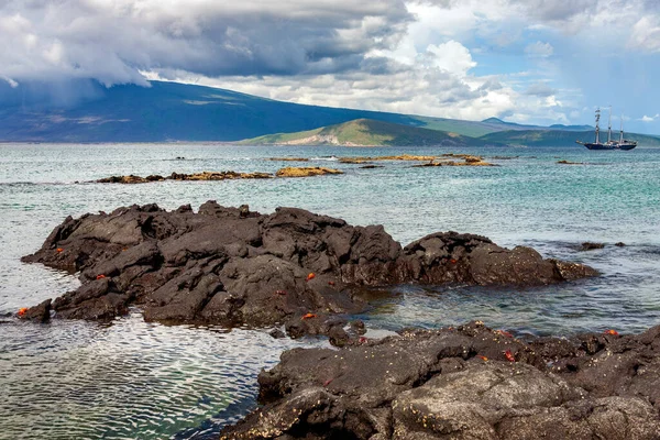 Pemandangan Dari Pulau Fernandina Menuju Pulau Isabela Kepulauan Galapagos Ekuador — Stok Foto