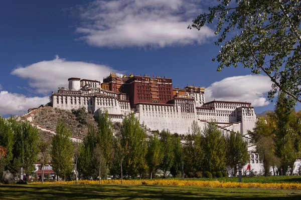 Potalapalatset Dzongfästning Staden Lhasa Tibet Det Var Dalai Lamas Vinterpalats — Stockfoto