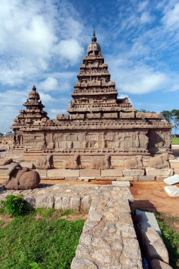 Güney Hindistan 'ın Tamil Nadu bölgesindeki Mahabalipuram' daki Vishnu Sahil Tapınağı.. 