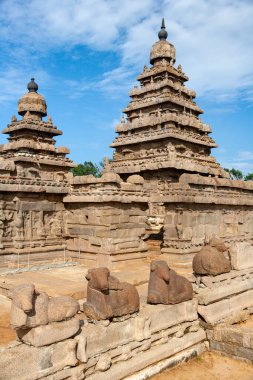 Güney Hindistan 'ın Tamil Nadu bölgesindeki Mahabalipuram' daki Vishnu Sahil Tapınağı..