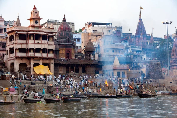 Hindoe Crematie Ghats Aan Oevers Van Heilige Rivier Ganges Bij — Stockfoto